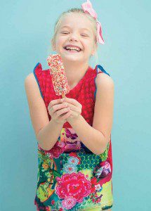 vestido con estampas de flores y mariposas para nenas tendencia verano 2016