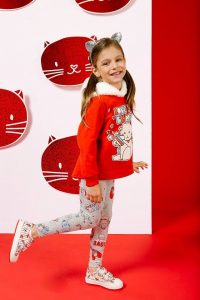 calza estampada y buzo frisa con capucha grisino coleccion otoño invierno 2018