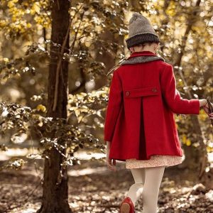 tapado de paño rojo para niña Paula Cahen d Anvers NIños invierno 2018 tapado de paño rojo para niña Paula Cahen d Anvers NIños invierno 2018