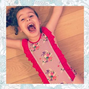 malla enteriza rayas flores y volados Madrehijas swim suits verano 2019