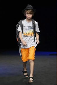 remera palmeras bermuda colores niño verano 2019