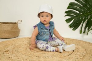 calza floreada chaleco jeans beba minimimo co Verano 2019 calza floreada chaleco jeans beba minimimo co Verano 2019