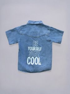 camisa denim niño con espalda con impresion que brilla en la oscuridad Pecosos verano 2019