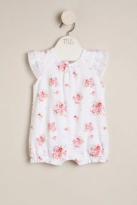 enterito blanco con flores con volado en mangas bautismo Magdalena Esposito primavera verano 2019