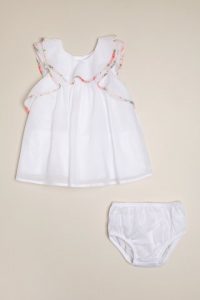 vestido blanco con cinta al bies estampada y bombacha beba bautismo Magdalena Esposito primavera verano 2019