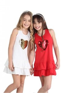 vestido corto con corazon de lentejueals niñas urbanito verano 2019