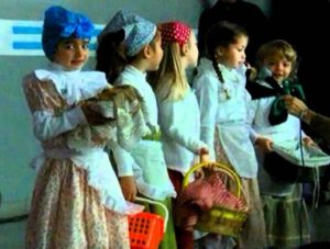 disfraces para niñas 25 de mayo  e1556791043272