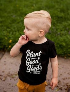 Cortes de cabello para niños de lado rapado