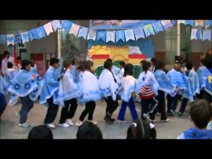 niños bailando carnavalito argentino niños bailando carnavalito argentino
