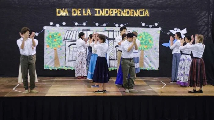 niños-baile-dia-de-la-independencia