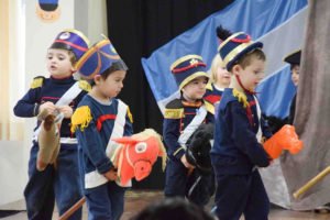 niños granaderos a cabaloos