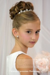Peinado recogido con corona - Peinados primera comunión