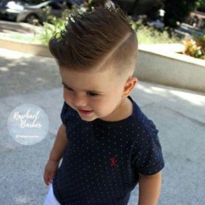rapado corte moderno de pelo para niños pequeños rapado corte moderno de pelo para niños pequeños