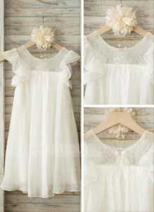 vestido blanco con volados en mangas de niña para comunion