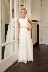 vestido de encaje blanco de niña para comunion 