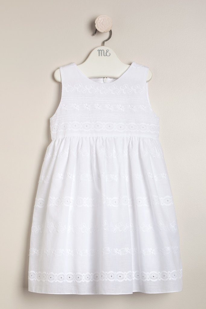 vestido-blanco-con-puntillas-bebas-y-niñas-magdalena-esposito-verano-2020