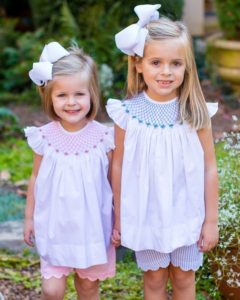 blusa niña con cuello punto smock