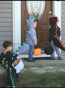 disfras de dinosaruio para niños hallowen