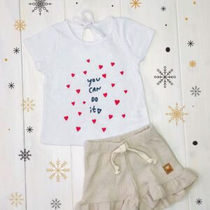 short con volado y remera con corazones beba pandy