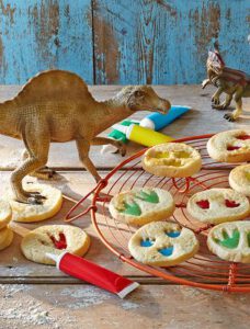 galletas con huellas de dinosaurios galletas con huellas de dinosaurios