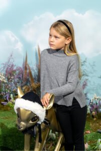 sweater media polera nina little akiabara invierno 2021 scaled sweater media polera nina little akiabara invierno 2021 scaled