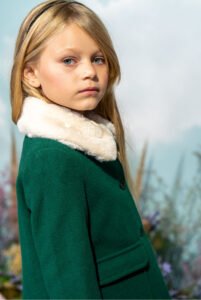 tapado verde para nina little akiabara invierno 2021 scaled tapado verde para nina little akiabara invierno 2021 scaled