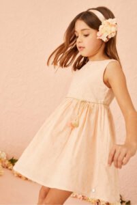 vestidos lindo y sencillo nina little akiabara verano 2022 scaled