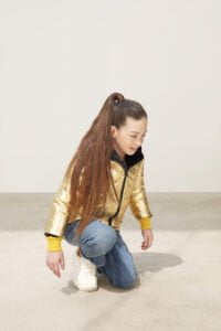 campera metalizada nina invierno 2022 scaled