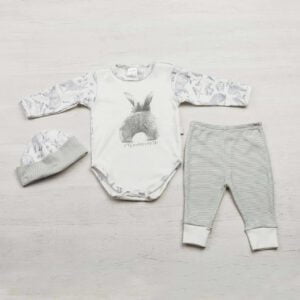 conjunto bebe recien nacidos reino mora invierno 2022 1 scaled conjunto bebe recien nacidos reino mora invierno 2022 1 scaled