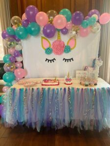 mesa decorada para cumpleanos unicornio scaled