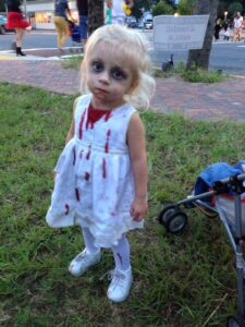 disfraz facil nina zombie hallowen