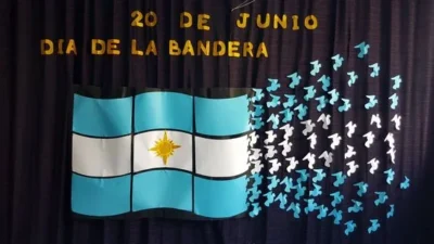 Telon para el dia de la bandera con palomas en celeste y blanco