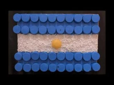 bandera argentina con tapitas