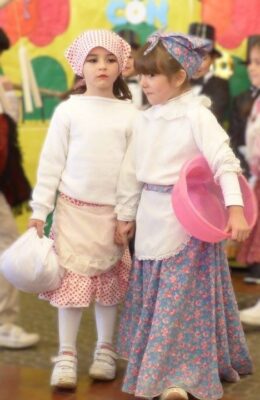 idea falcil de disfraz de lavandera para nina