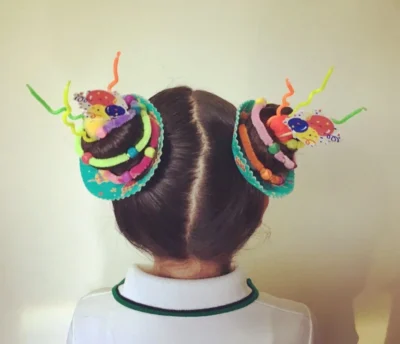 Peinado loco para nena con cup cake Peinado loco para nena con cup cake