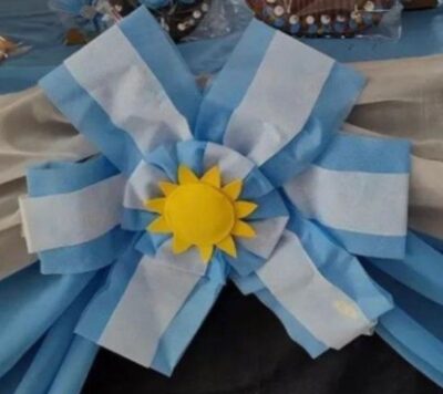 cinta de papel en celeste y blanco para ornamentacion 9 de julio