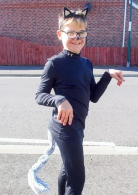 Disfraz facil de gato para nenes con pantalon y camiseta