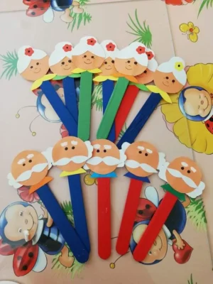 senaladores con palos de helado dia de los abuelos