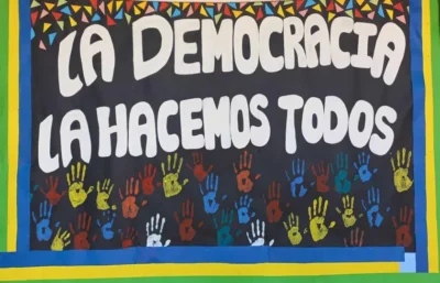 cartelera de la democracia escolar