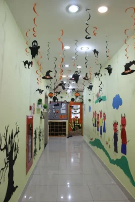 Decoracion de pasillo Halloween guirnaldas y murales de calabazas y murcielagos Decoracion de pasillo Halloween guirnaldas y murales de calabazas y murcielagos