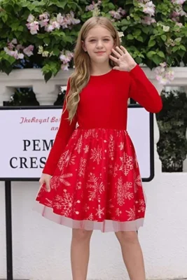 Look de navidad para nenas vetido rojo con estampas navideñas Look de navidad para nenas vetido rojo con estampas navideñas