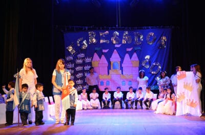 telon con castillo para fiesta jardin