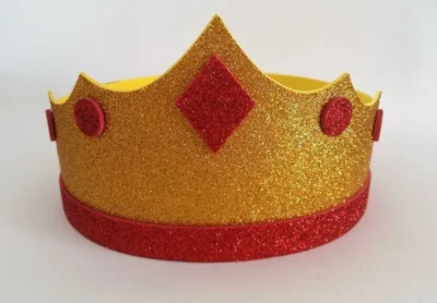 Corona de rey mago con goma eva dorada Corona de rey mago con goma eva dorada