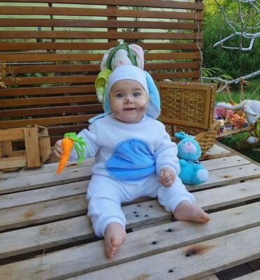 bebe disfrazado de conejo bebe disfrazado de conejo