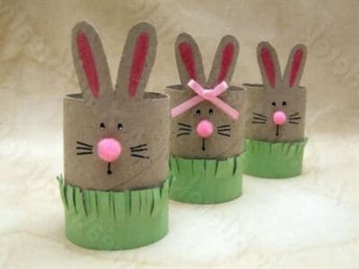 conejo con tubo de papel higienico