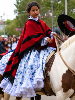 Vestimenta de los gauchos salteños para niña